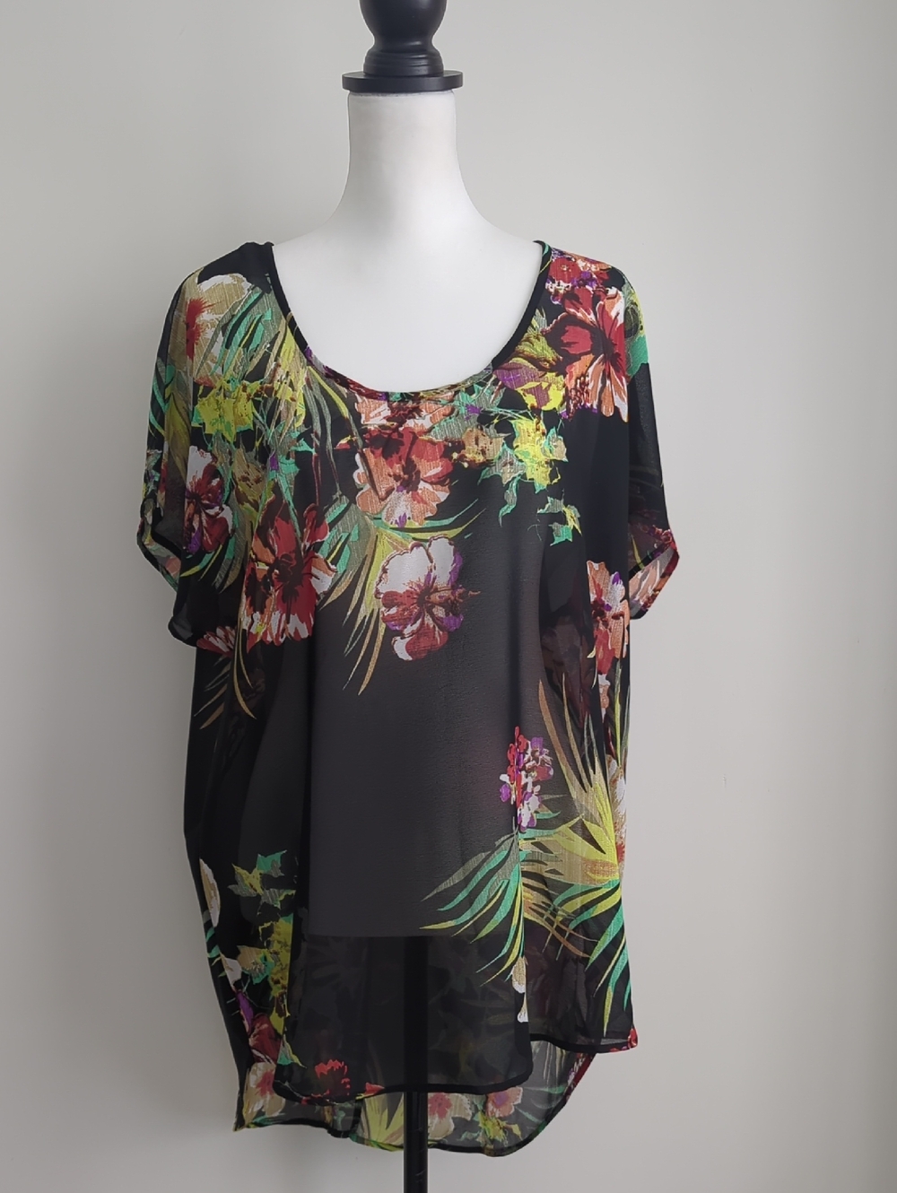 Live 4 Truth Black Sheer Scoop Neck Cut-out Back Tunic With Tropical Print